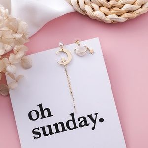 ✨NEW!✨ Moon Planet and Stars 💫
Dangle Earrings!